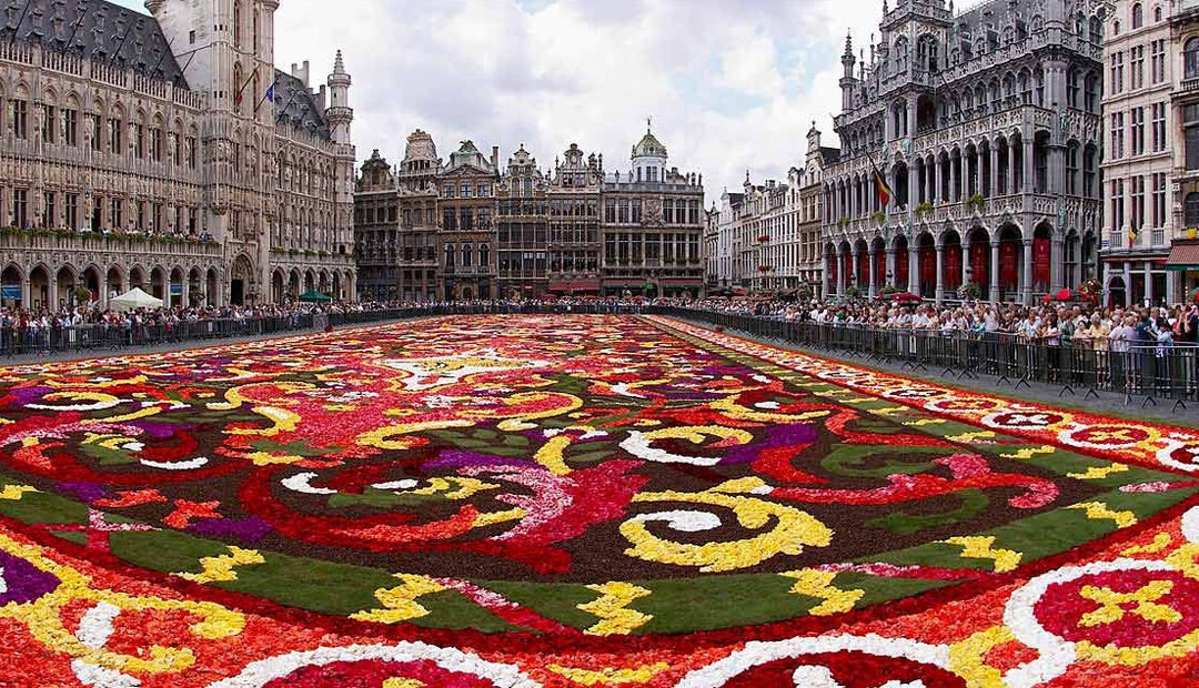 Bruselas recibirá a los alfombristas uriangatenses para el The Flower Carpet 2022