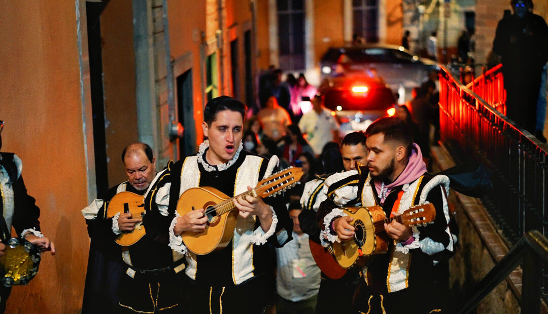 Lanzate a las ‘Callejoneadas’ de Guanajuato