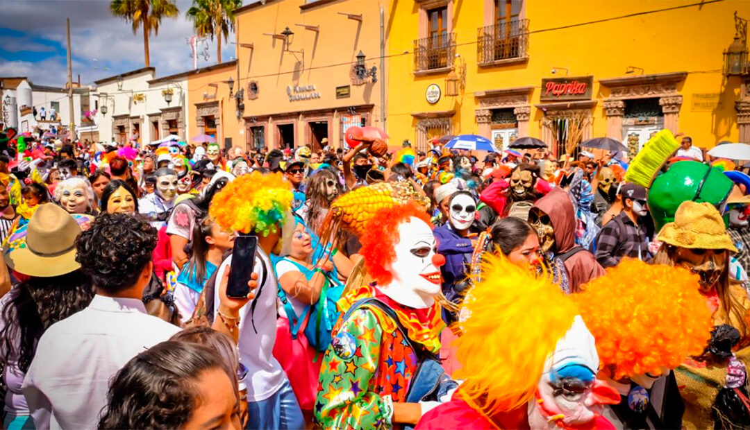 San Miguel de Allende se prepara para el espectacular ‘Convite de Locos 2023’ lleno de color y tradición