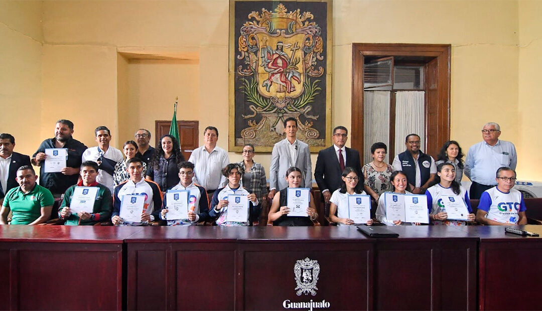 Reconocen a nueve deportistas capitalinos