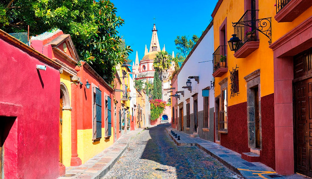 Calle Aldama en San Miguel de Allende, reconocida como una de las más bellas del mundo