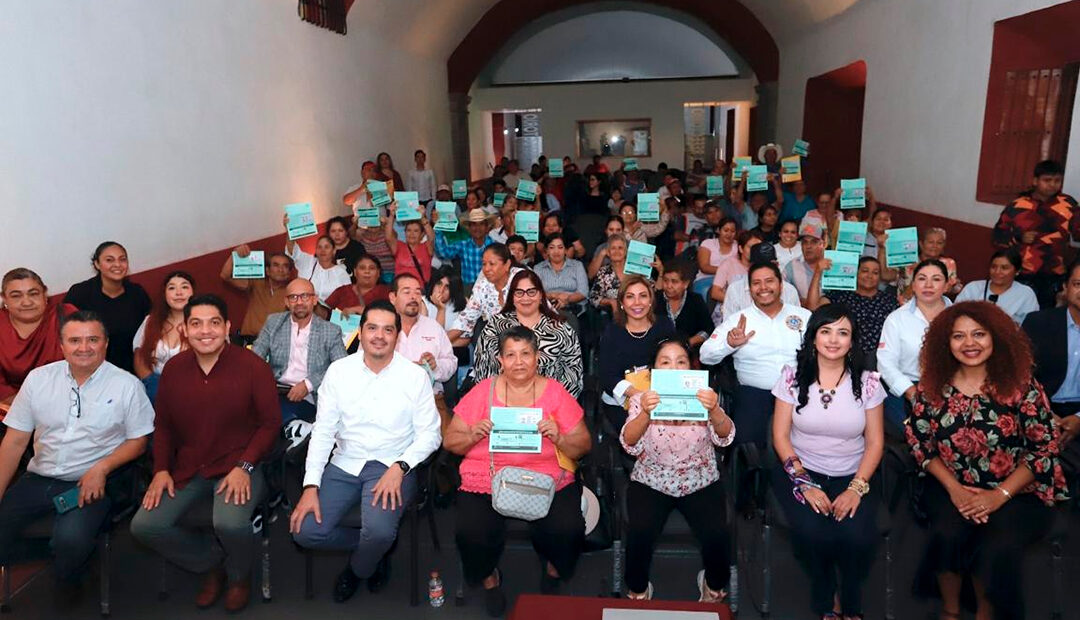 Salamanca entrega 32 visas de reunificación familiar