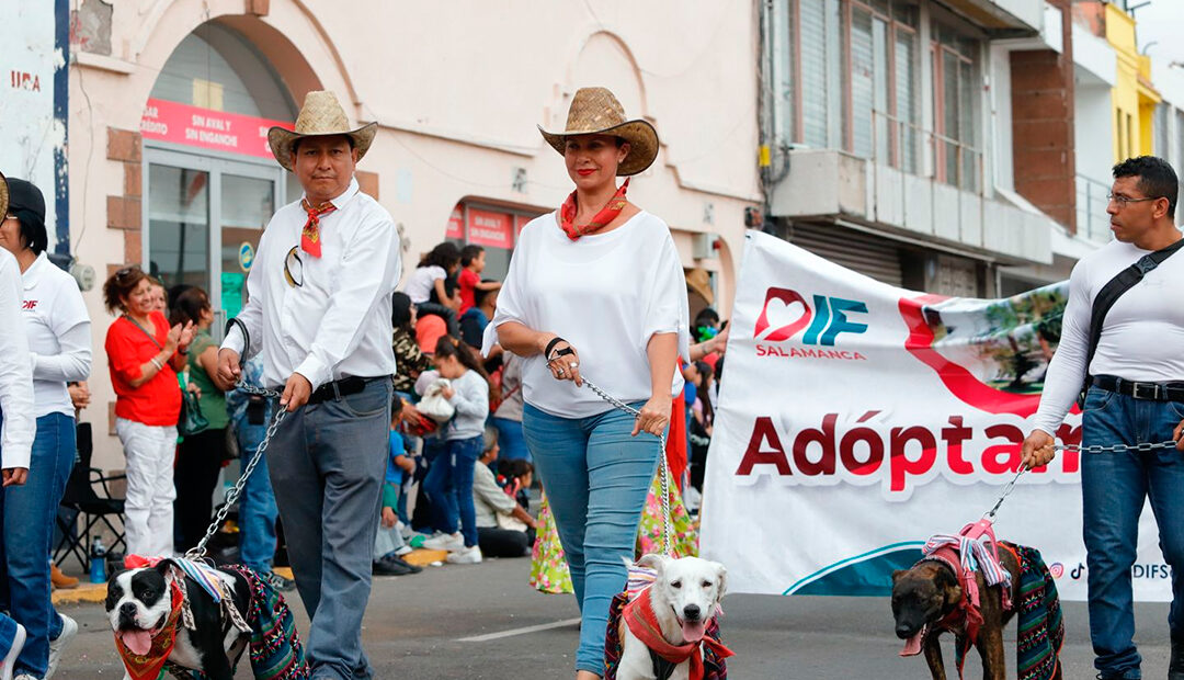 Celebra Salamanca Tradicional Desfile Conmemorativo del 16 de septiembre