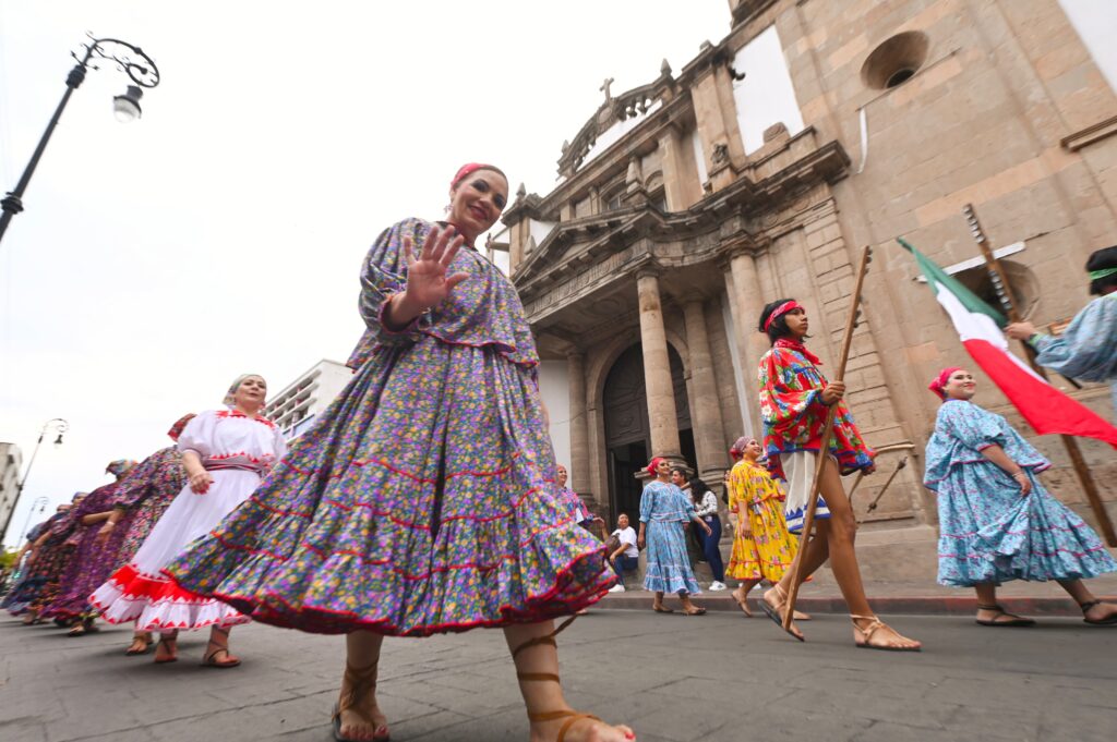 Irapuato celebra el folclor nacional en colorido Encuentro de Danza