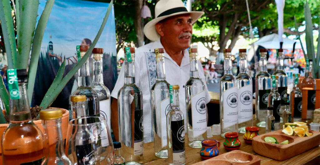 Apaseo el Grande celebra con éxito su primera Feria de la Poesía, Vino y Queso