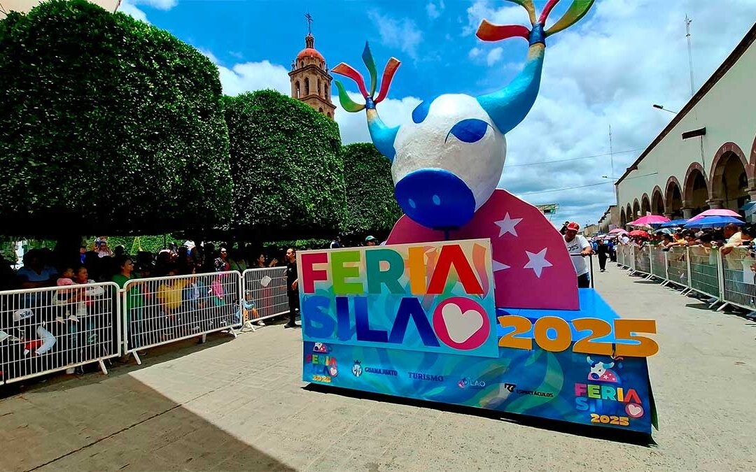 🎉 Silao vibra con color y alegría en el desfile inaugural de su Feria 2025 🐂✨