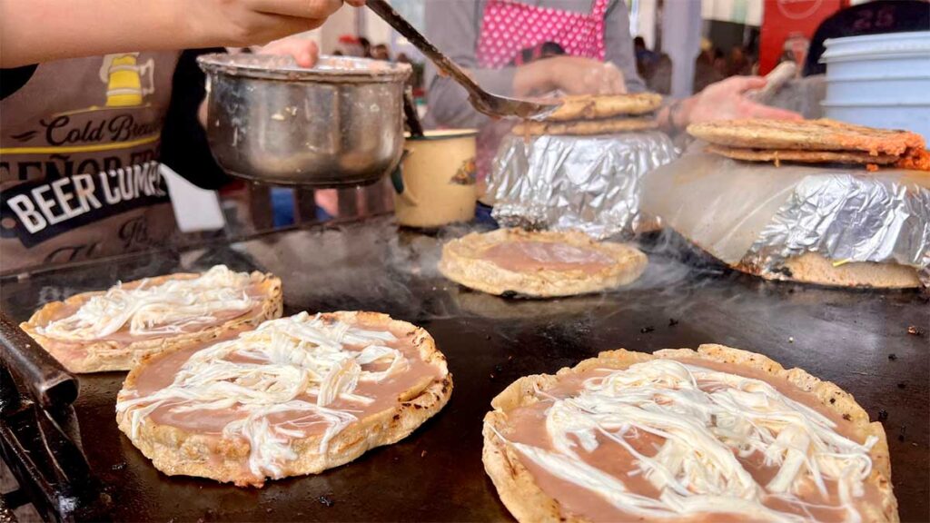 Comonfort celebra Festival de la Tortilla Ceremonial, el Molcajete y la Gordita