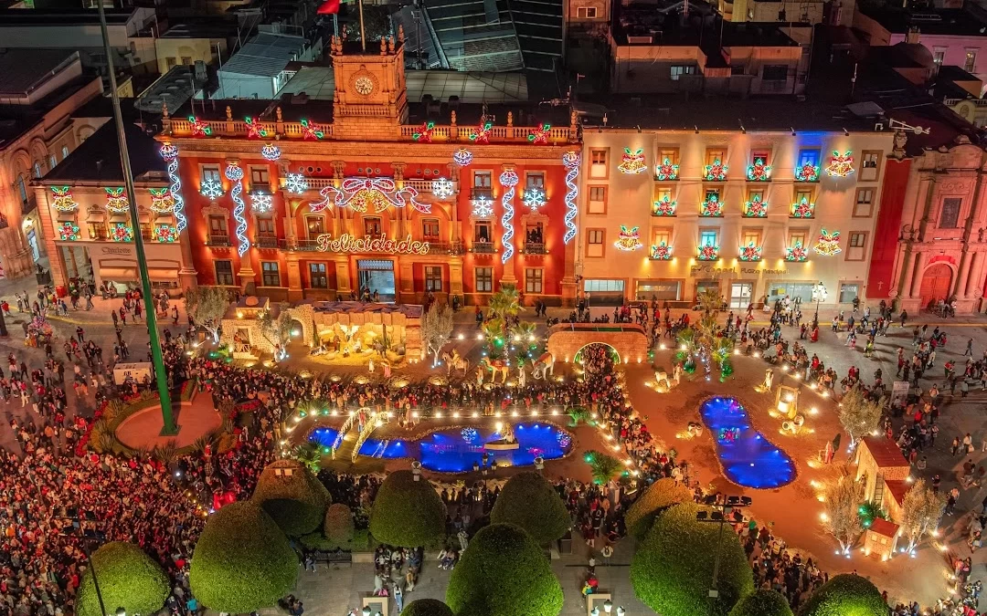 León enciende la magia navideña: luces y tradición brillan en el Centro Histórico